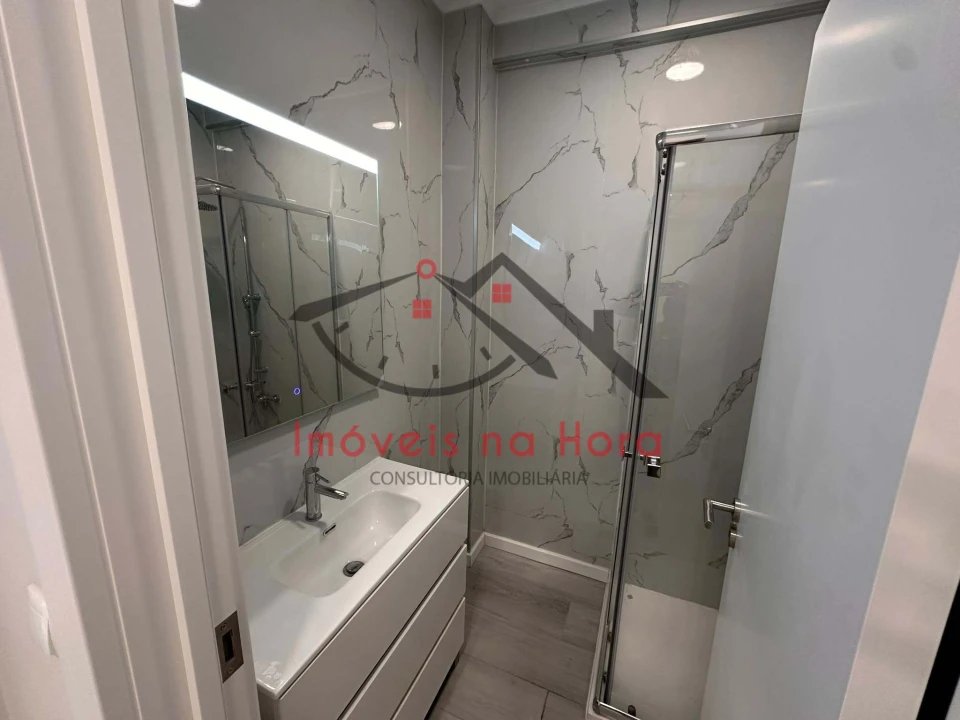 Apartamento T1 para Venda em Águas Livres Foto 9