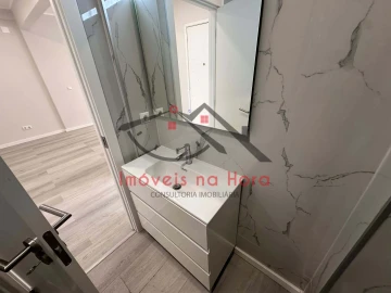 Apartamento T1 para Venda em Águas Livres