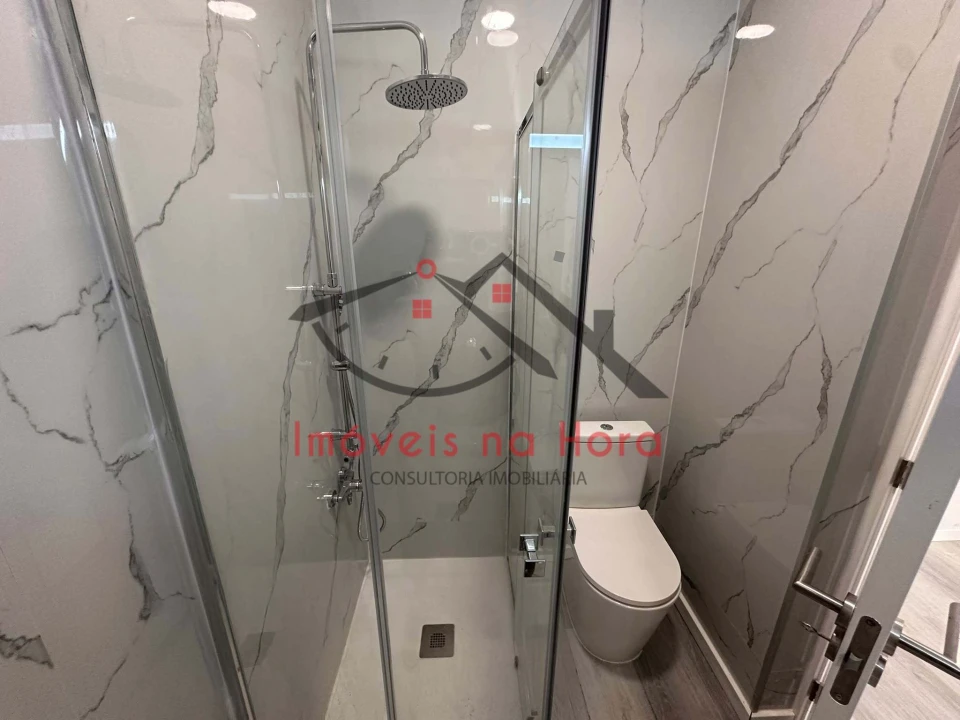 Apartamento T1 para Venda em Águas Livres Foto 10
