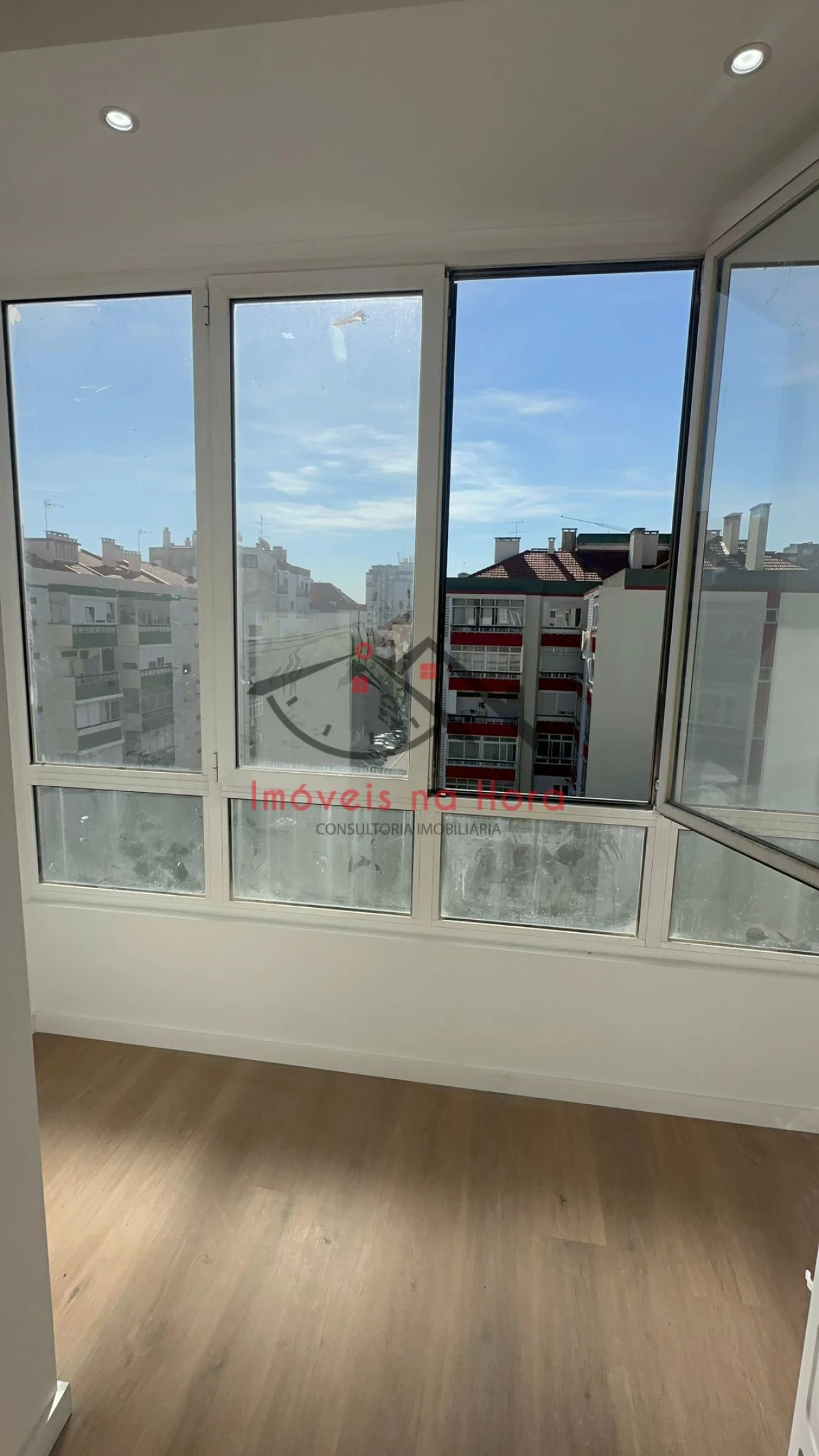 Apartamento T1 para Venda em Águas Livres Foto 5