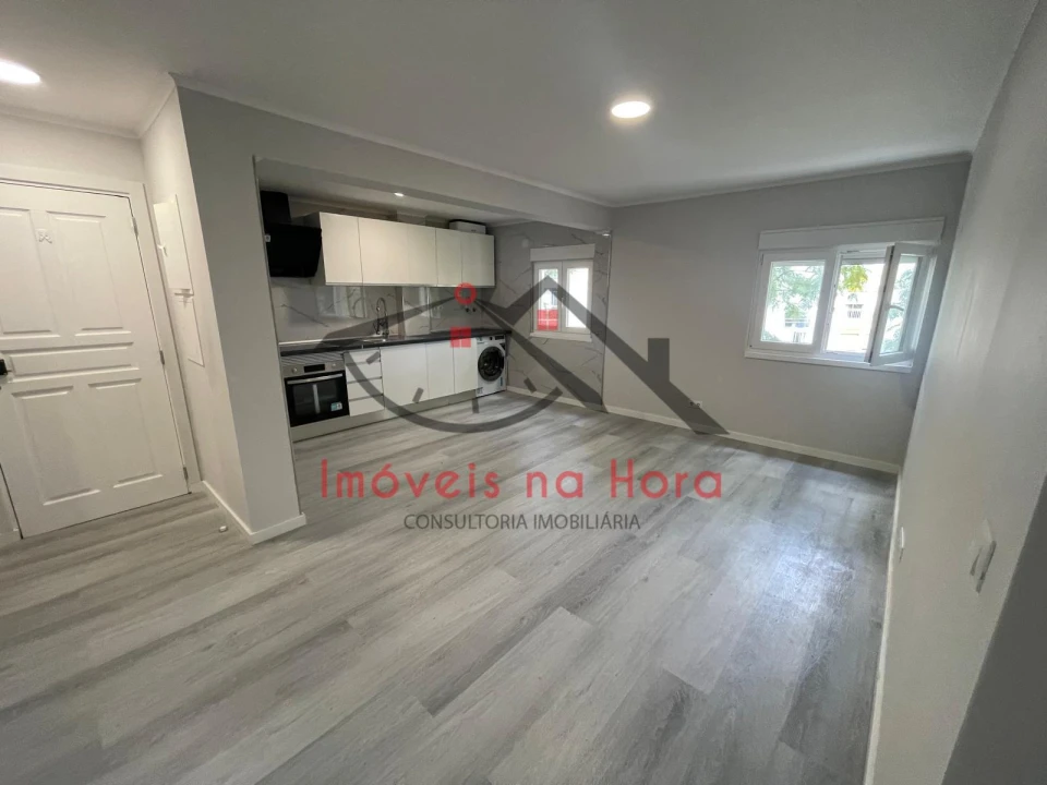 Apartamento T2 para Venda em Odivelas Foto 1
