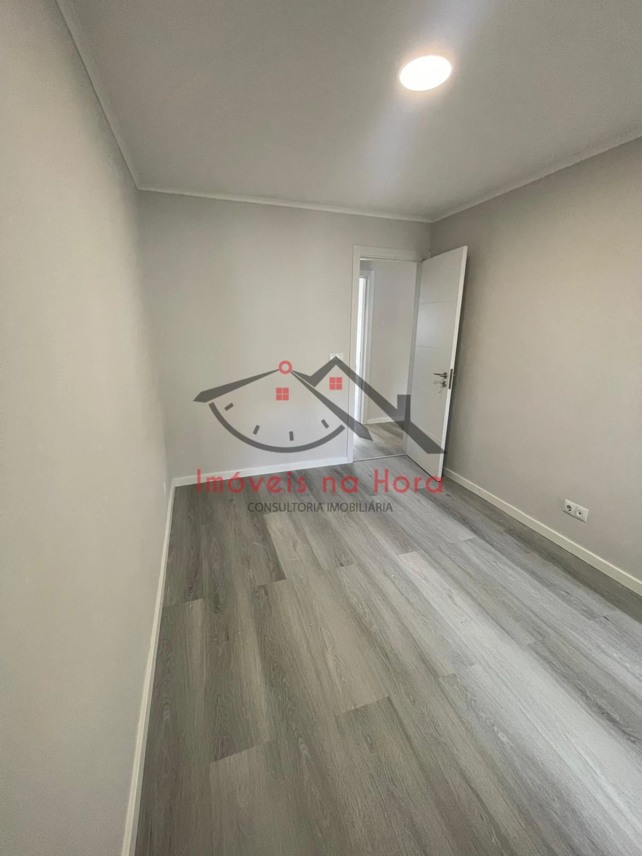 Apartamento T2 para Venda em Odivelas Foto 5