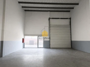 Armazém para Arrendamento em Cidade da Maia