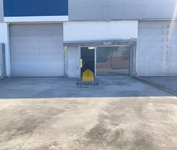 Armazém para Arrendamento em Cidade da Maia Foto 2
