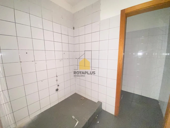 Armazém para Arrendamento em Cidade da Maia Foto 12