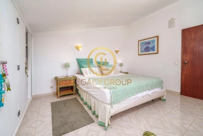 Moradia T4 para Venda em Loule (São Clemente)