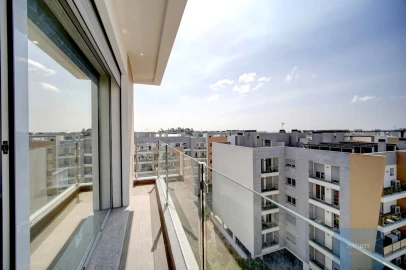 Apartamento T3 para Venda em Carcavelos e Parede