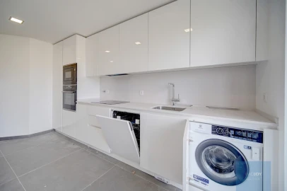 Apartamento T3 para Venda em Carcavelos e Parede