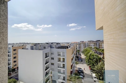 Apartamento T3 para Venda em Carcavelos e Parede