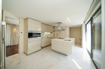 Moradia T4 para Venda em Nogueiró e Tenões