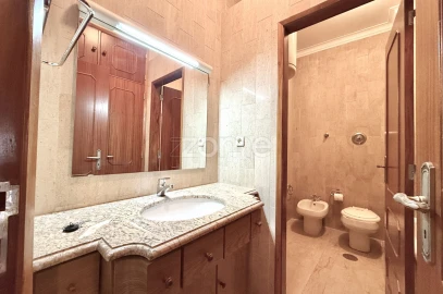 Apartamento T4 para Venda em Ramalde