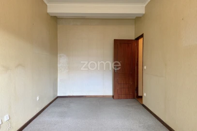 Apartamento T4 para Venda em Ramalde