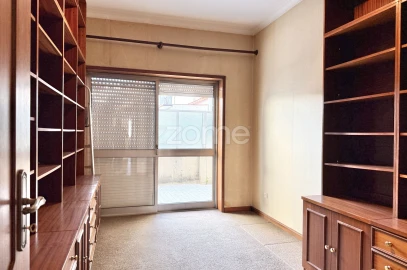 Apartamento T4 para Venda em Ramalde
