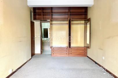 Apartamento T4 para Venda em Ramalde