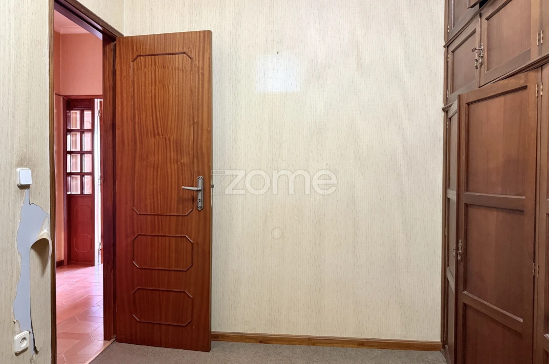 Apartamento T4 para Venda em Ramalde Foto 9