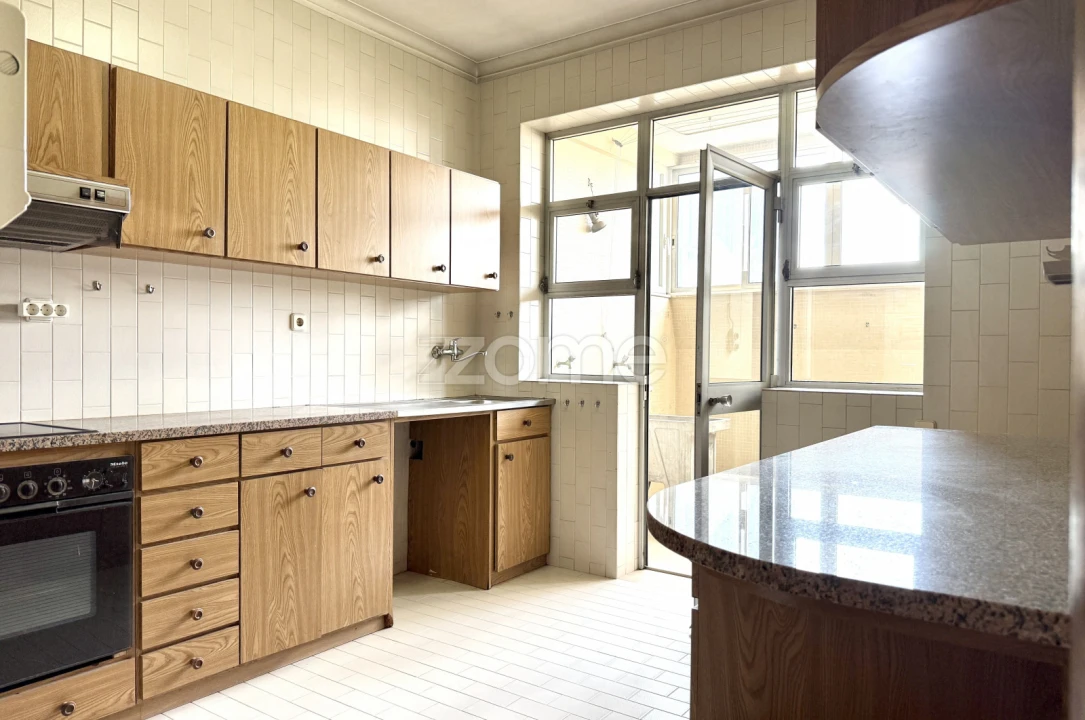 Apartamento T4 para Venda em Ramalde Foto 12