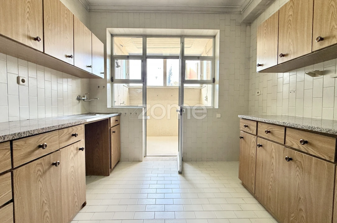 Apartamento T4 para Venda em Ramalde Foto 15