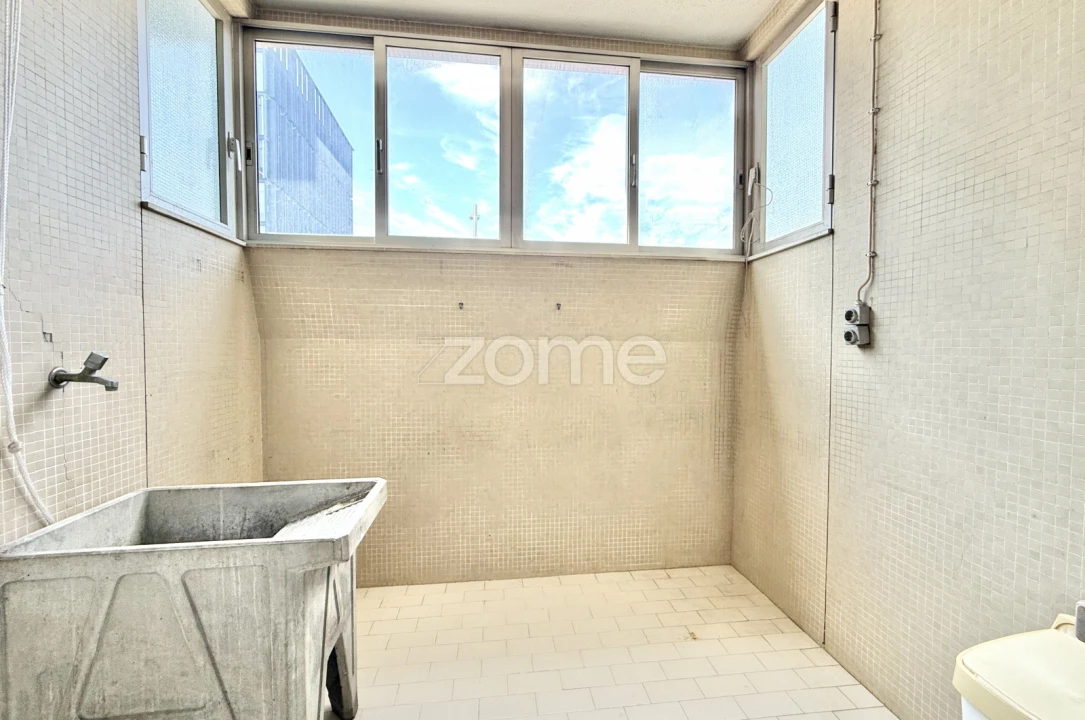 Apartamento T4 para Venda em Ramalde Foto 16