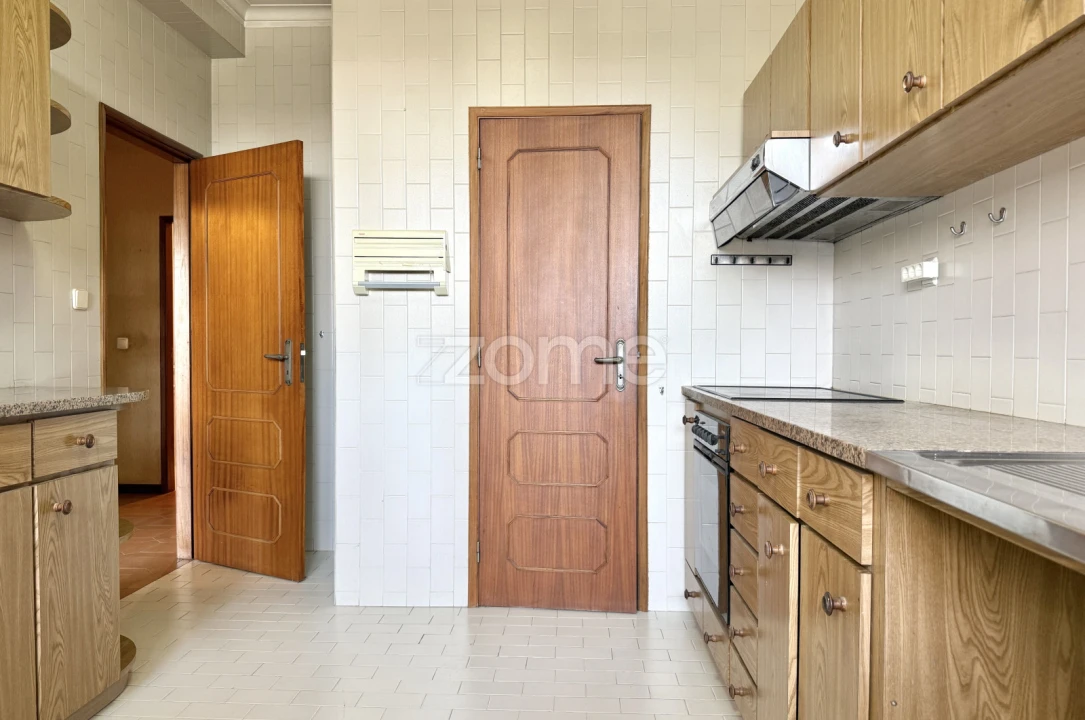Apartamento T4 para Venda em Ramalde Foto 18
