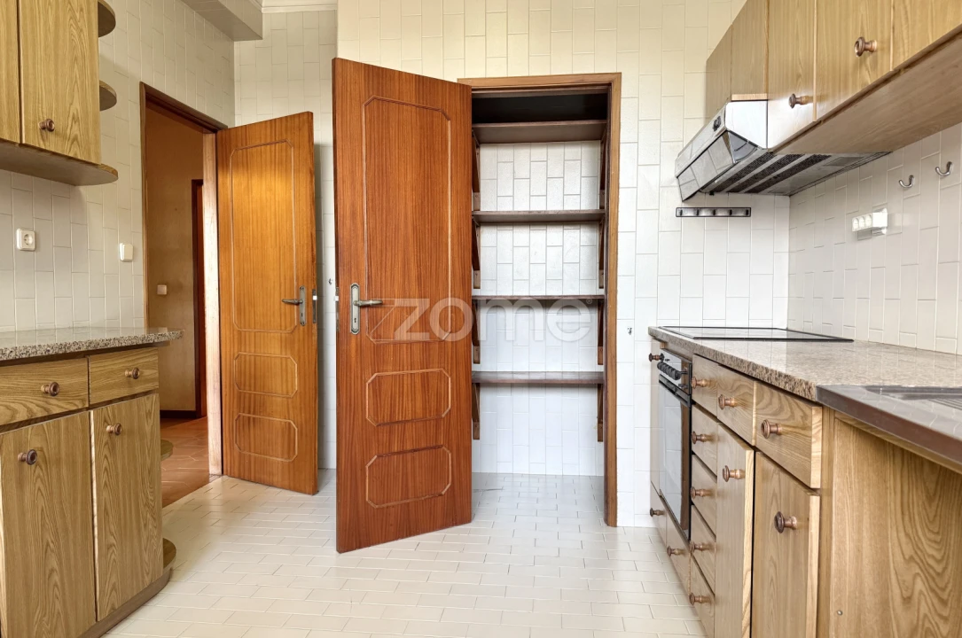 Apartamento T4 para Venda em Ramalde Foto 19