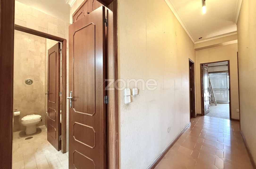Apartamento T4 para Venda em Ramalde Foto 24