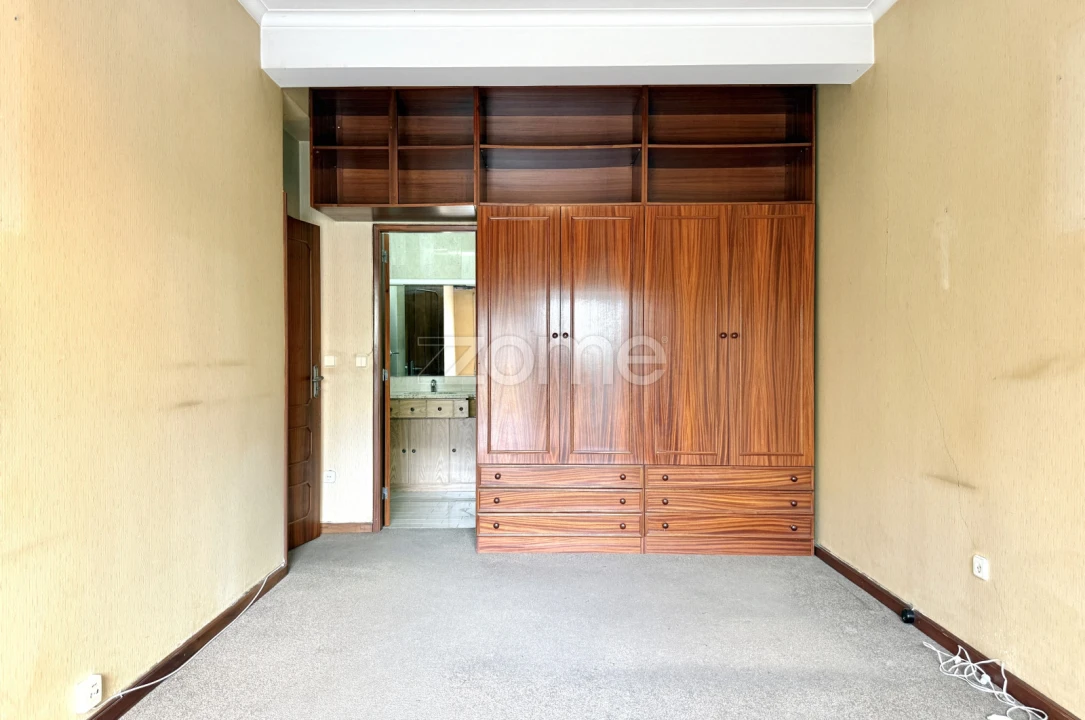 Apartamento T4 para Venda em Ramalde Foto 32