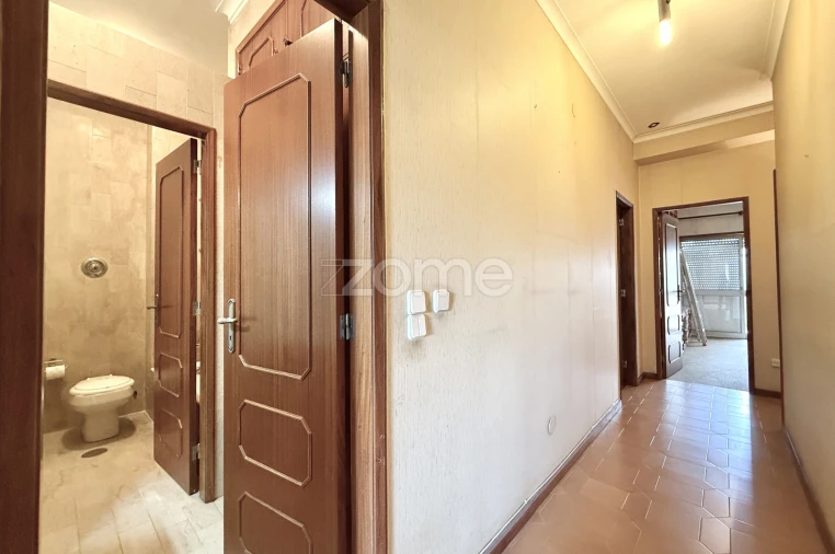Apartamento T4 para Venda em Ramalde Foto 24
