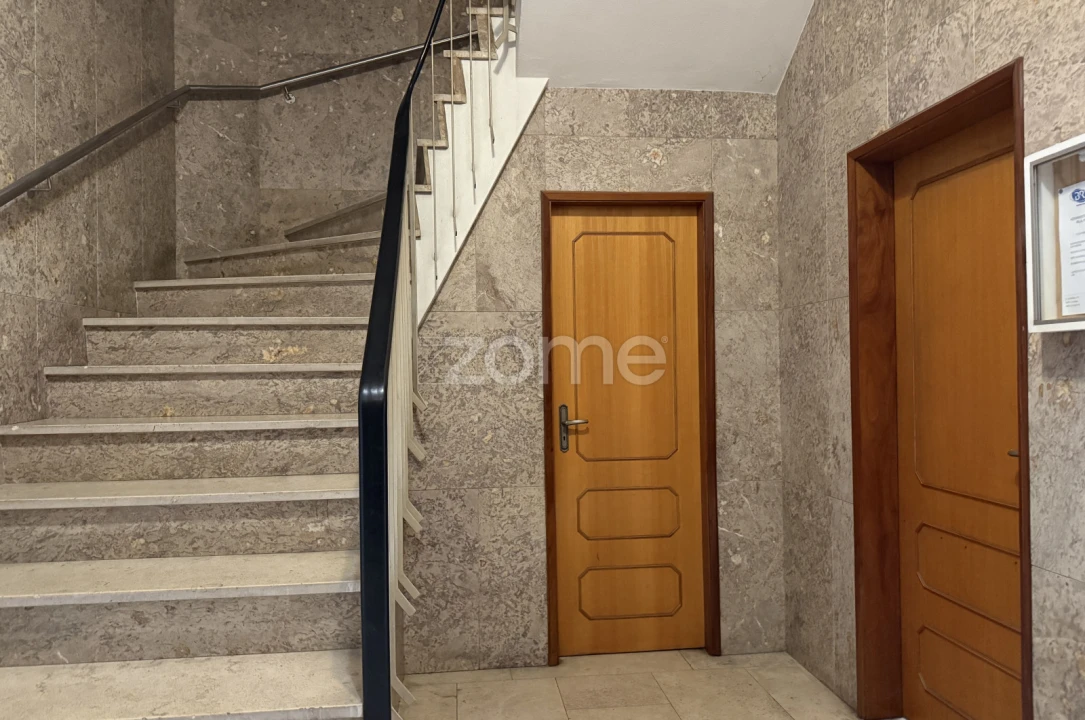 Apartamento T4 para Venda em Ramalde Foto 33