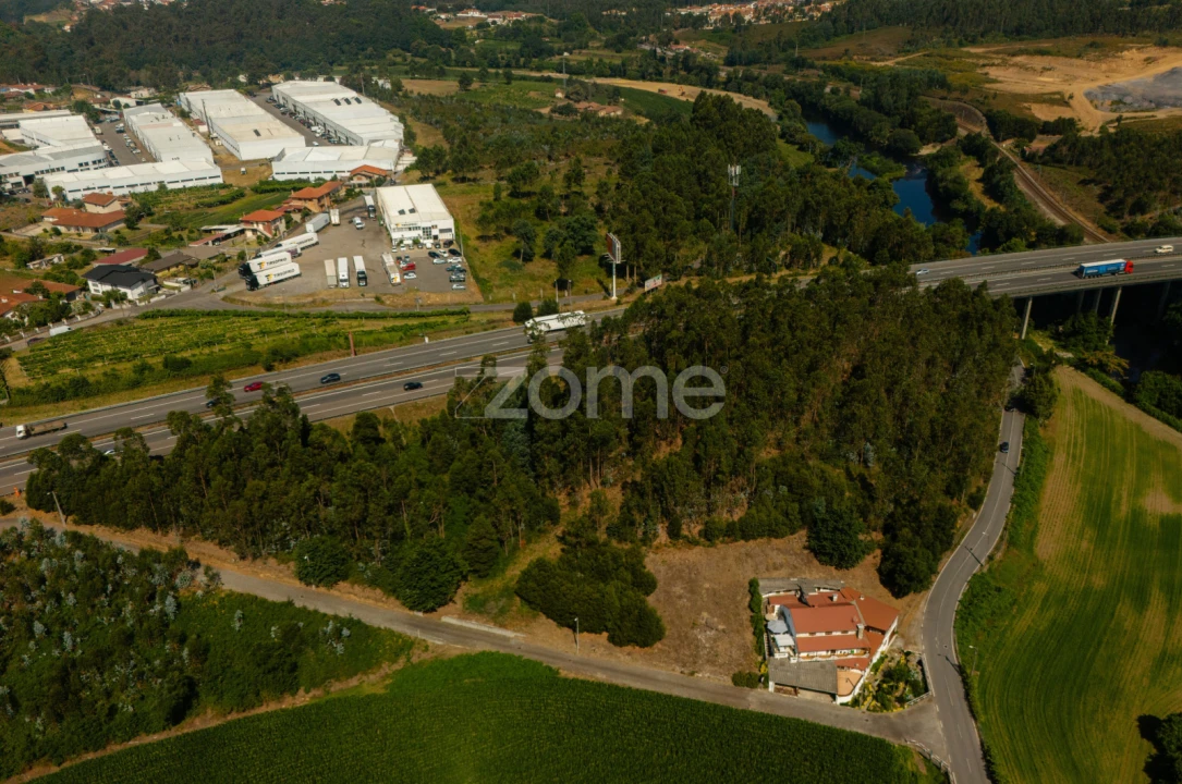 Terreno para Venda em Santo Tirso, Couto (Santa Cristina e São Miguel) e Burgães Foto 2