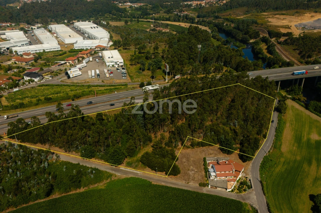 Terreno para Venda em Santo Tirso, Couto (Santa Cristina e São Miguel) e Burgães Foto 4