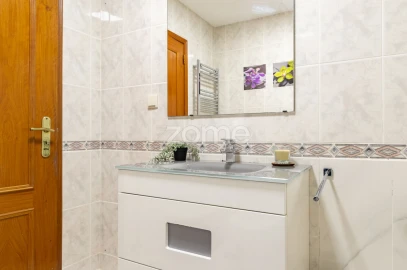 Apartamento T2 para Venda em Mafamude e Vilar do Paraíso