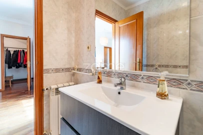 Apartamento T2 para Venda em Mafamude e Vilar do Paraíso