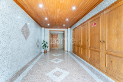Apartamento T2 para Venda em Mafamude e Vilar do Paraíso