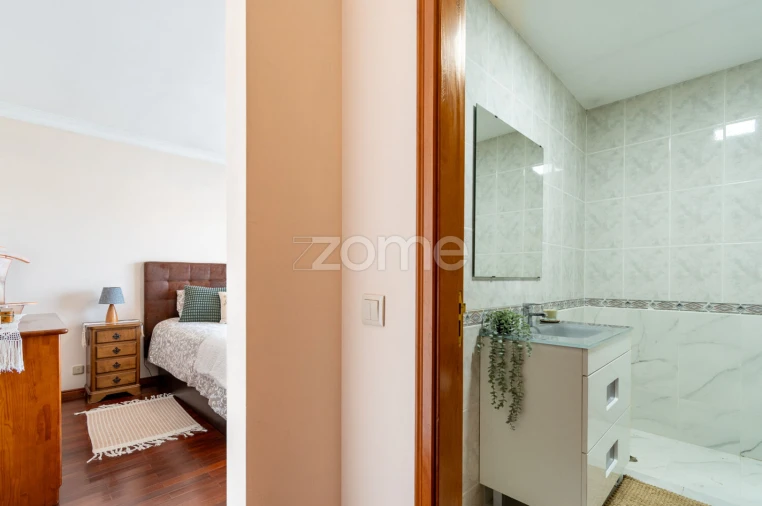 Apartamento T2 para Venda em Mafamude e Vilar do Paraíso Foto 30