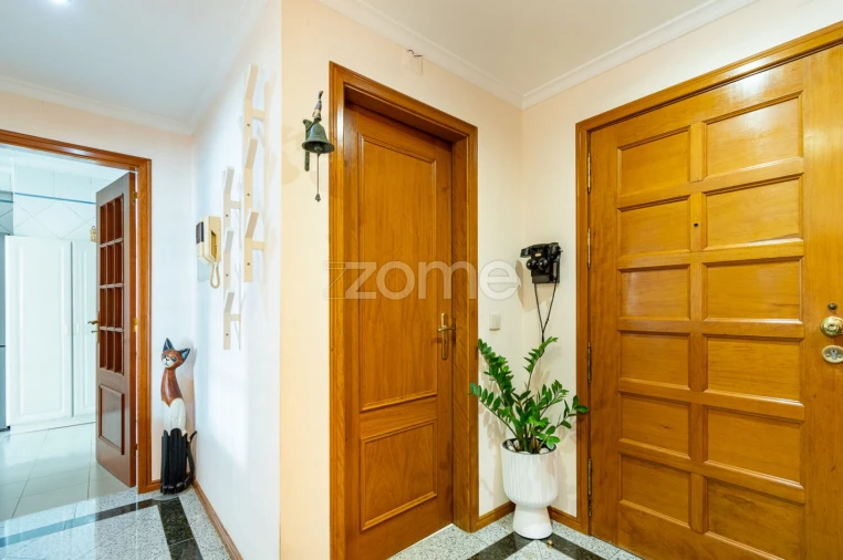 Apartamento T2 para Venda em Mafamude e Vilar do Paraíso Foto 2