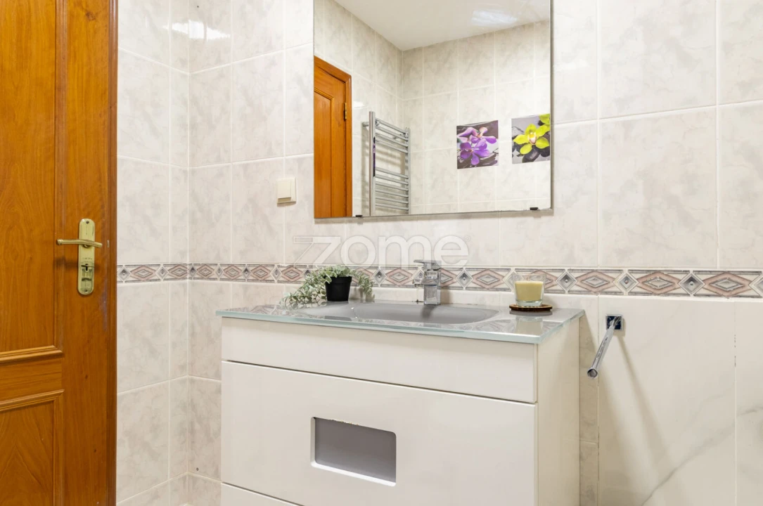 Apartamento T2 para Venda em Mafamude e Vilar do Paraíso Foto 31