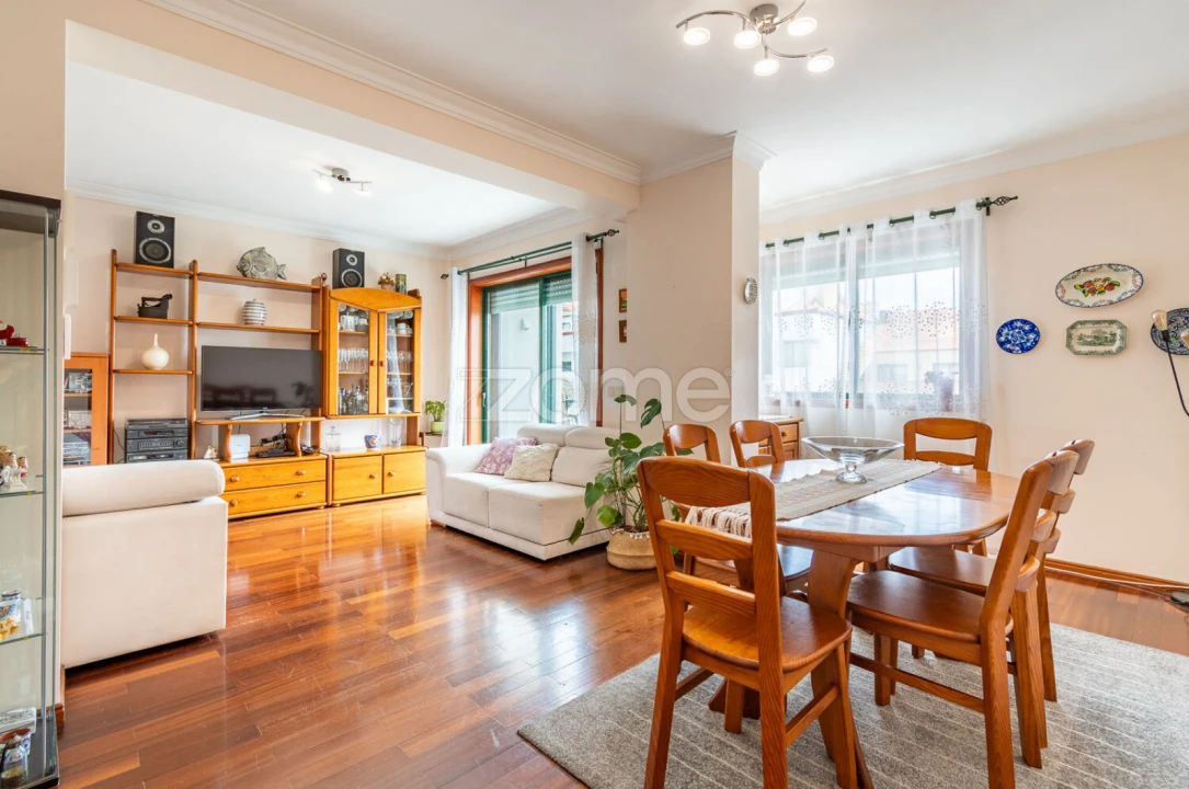 Apartamento T2 para Venda em Mafamude e Vilar do Paraíso Foto 11