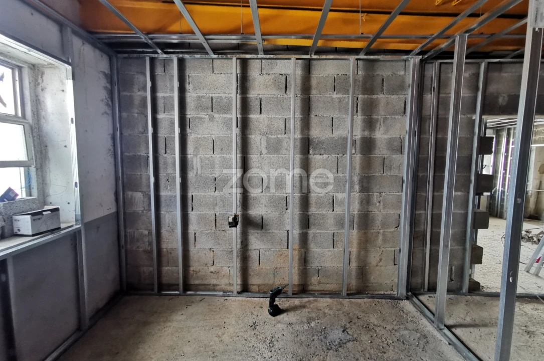 Apartamento T1 para Venda em Oliveira do Douro Foto 13