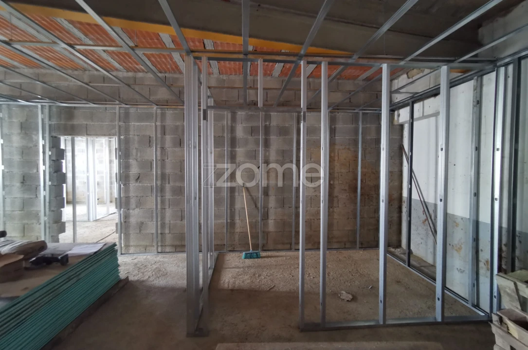 Apartamento T1 para Venda em Oliveira do Douro Foto 16