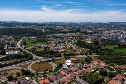 Moradia T3 para Venda em Santo Tirso, Couto (Santa Cristina e São Miguel) e Burgães