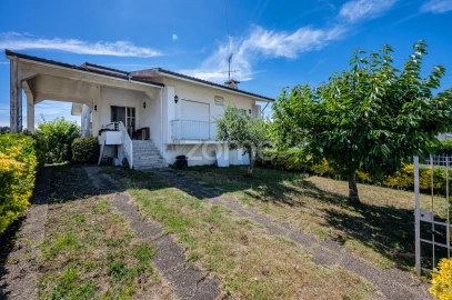 Moradia T3 para Venda em Santo Tirso, Couto (Santa Cristina e São Miguel) e Burgães