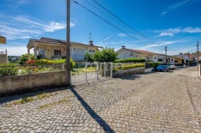 Moradia T3 para Venda em Santo Tirso, Couto (Santa Cristina e São Miguel) e Burgães