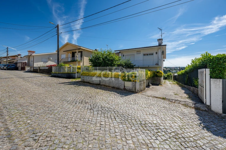 Moradia T3 para Venda em Santo Tirso, Couto (Santa Cristina e São Miguel) e Burgães Foto 6