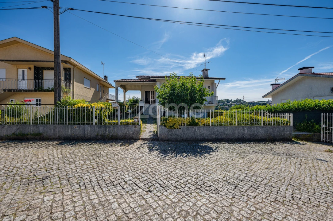Moradia T3 para Venda em Santo Tirso, Couto (Santa Cristina e São Miguel) e Burgães Foto 5