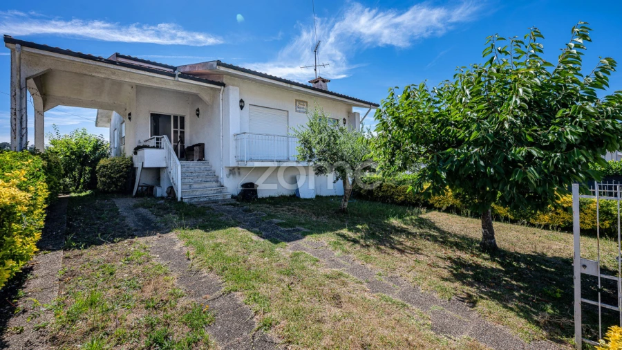 Moradia T3 para Venda em Santo Tirso, Couto (Santa Cristina e São Miguel) e Burgães