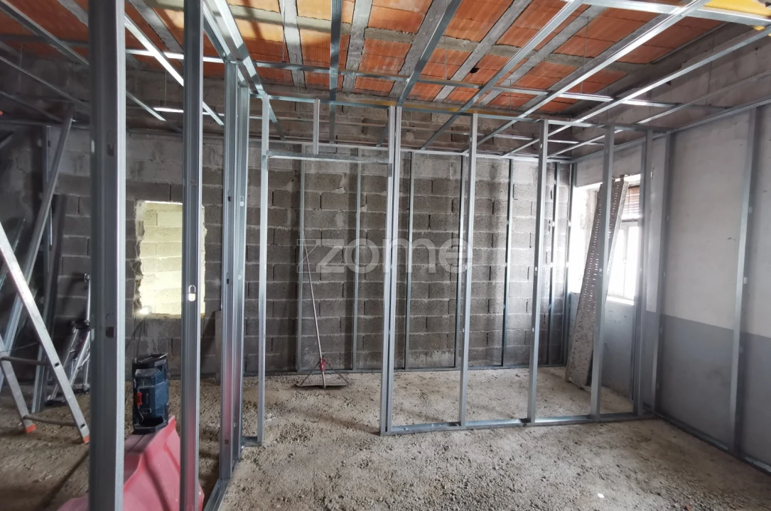 Apartamento T1 para Venda em Oliveira do Douro Foto 18