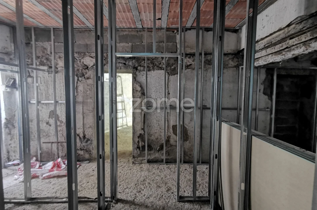 Apartamento T1 para Venda em Oliveira do Douro Foto 11