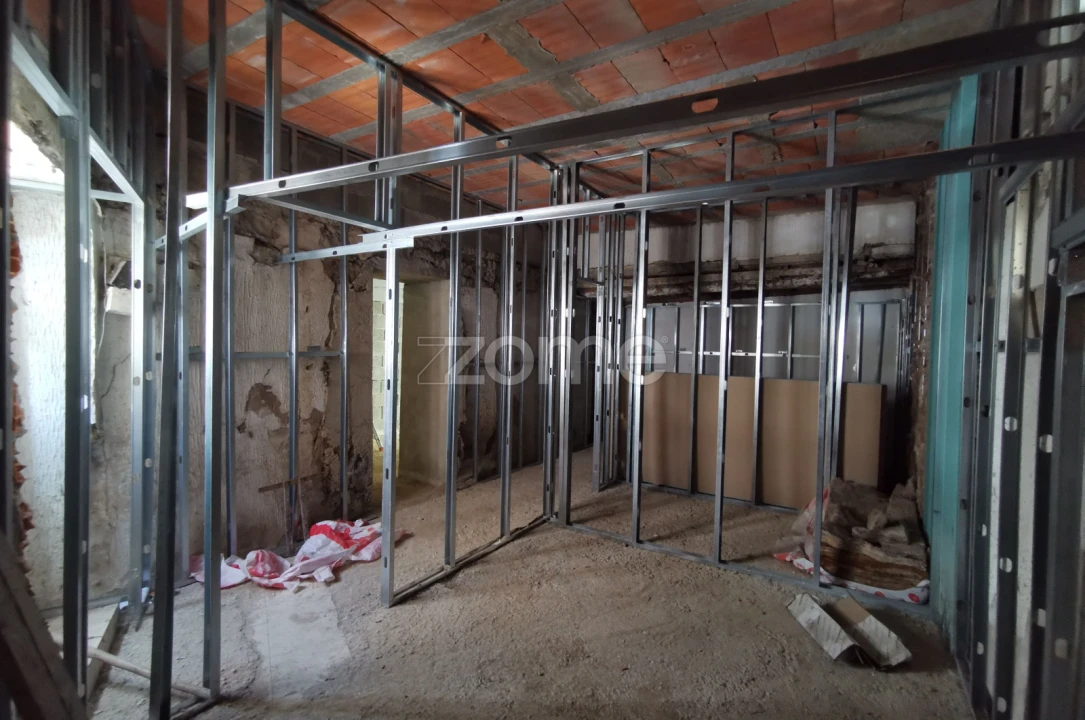 Apartamento T1 para Venda em Oliveira do Douro Foto 13