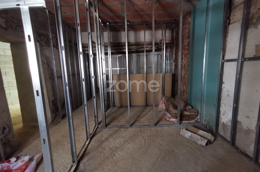 Apartamento T1 para Venda em Oliveira do Douro Foto 15