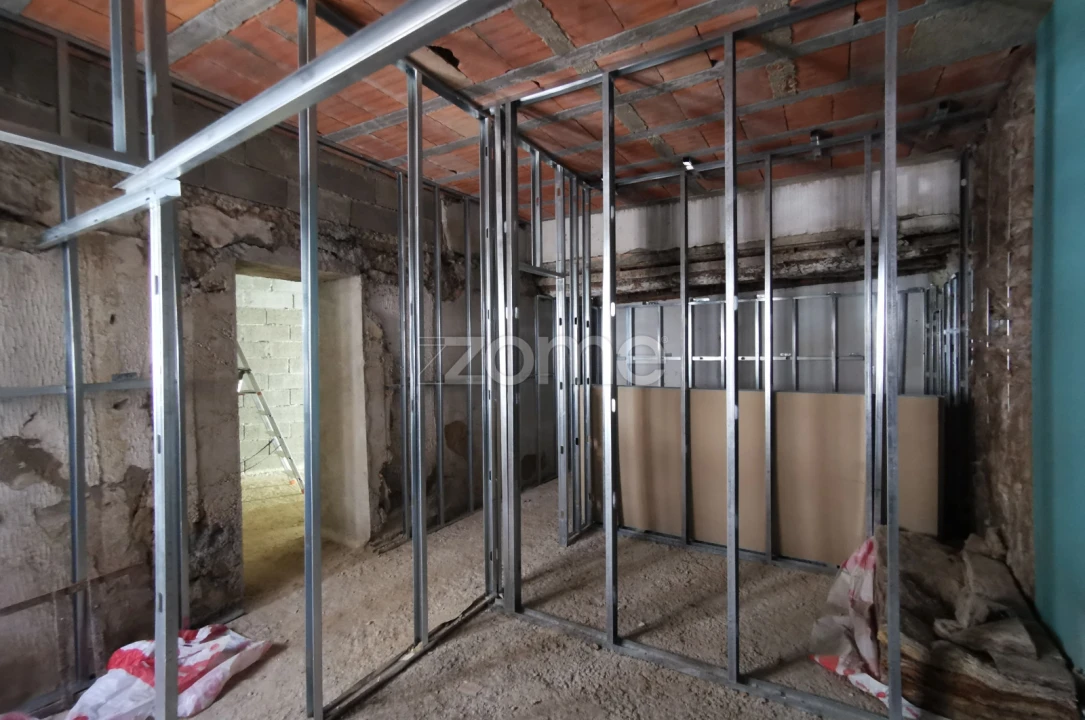 Apartamento T1 para Venda em Oliveira do Douro Foto 16